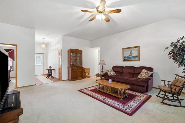 1611 E Barnes Street, Ozark, MO 65721