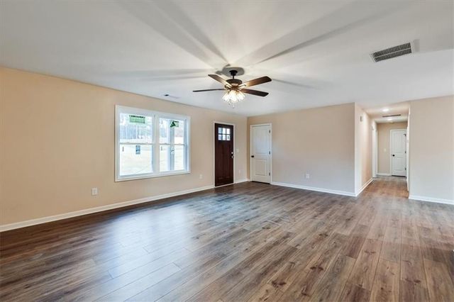 326 WHITE CREEK Loop, Rockmart, GA 30153