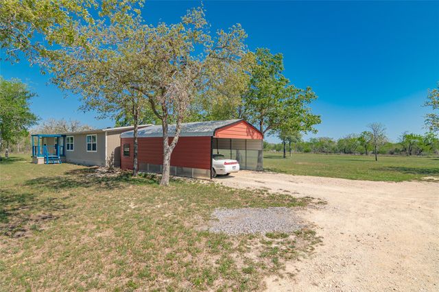 2105 Fm 1104, Kingsbury, TX 78638