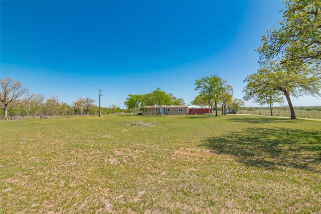 2105 Fm 1104, Kingsbury, TX 78638