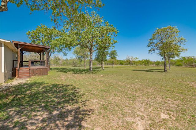 2105 Fm 1104, Kingsbury, TX 78638