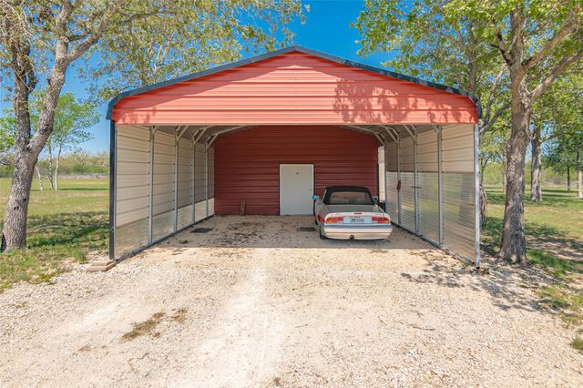 2105 Fm 1104, Kingsbury, TX 78638