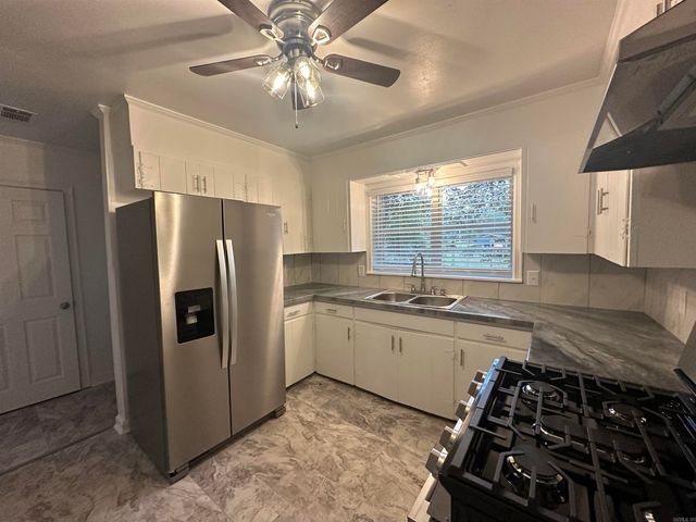 114 S PETERSON, Dumas, AR 71639