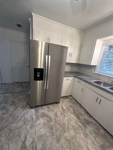 114 S PETERSON, Dumas, AR 71639