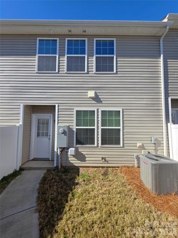 12736 Wandering Brook Drive, Charlotte, NC 28273