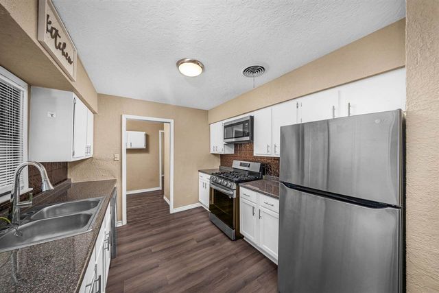 2202 NW 36th St, Lawton, OK 73505