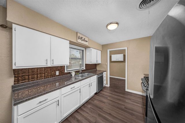 2202 NW 36th St, Lawton, OK 73505