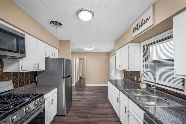 2202 NW 36th St, Lawton, OK 73505