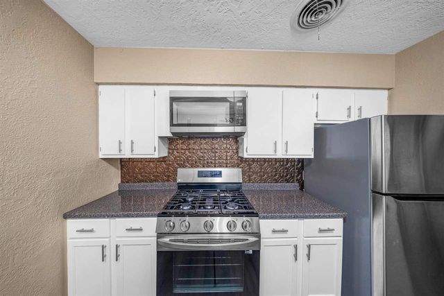 2202 NW 36th St, Lawton, OK 73505