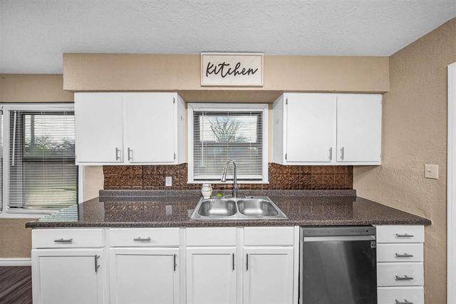 2202 NW 36th St, Lawton, OK 73505