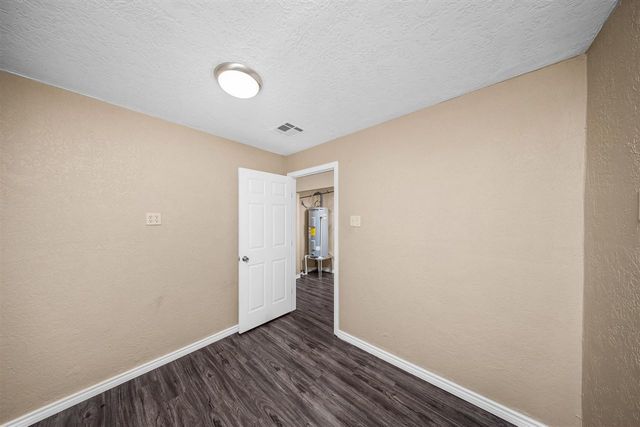 2202 NW 36th St, Lawton, OK 73505