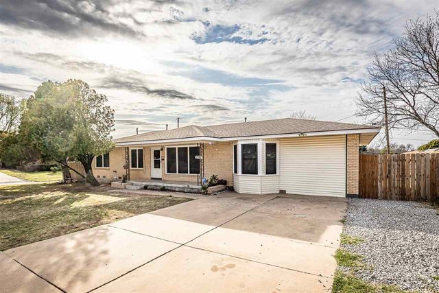 2202 NW 36th St, Lawton, OK 73505
