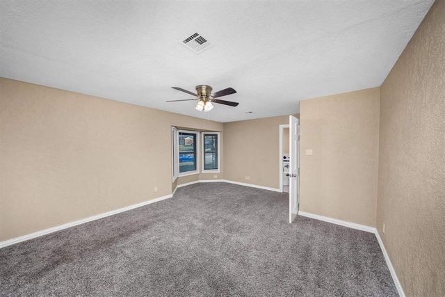 2202 NW 36th St, Lawton, OK 73505