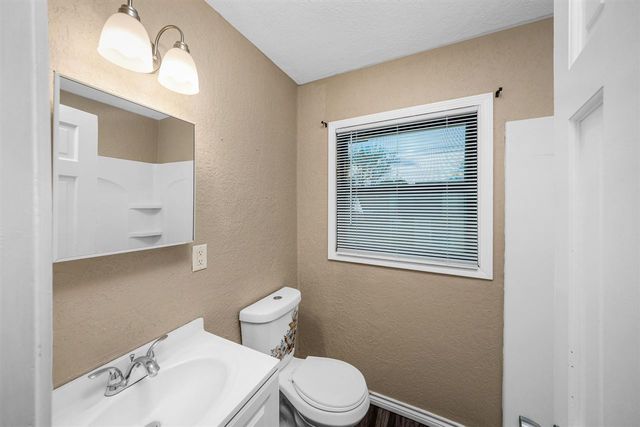 2202 NW 36th St, Lawton, OK 73505