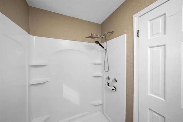 2202 NW 36th St, Lawton, OK 73505