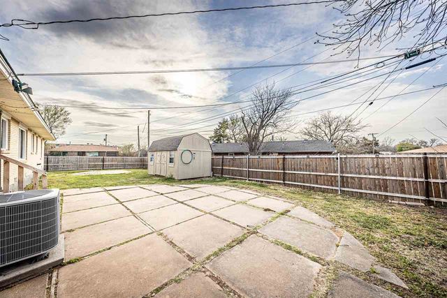 2202 NW 36th St, Lawton, OK 73505