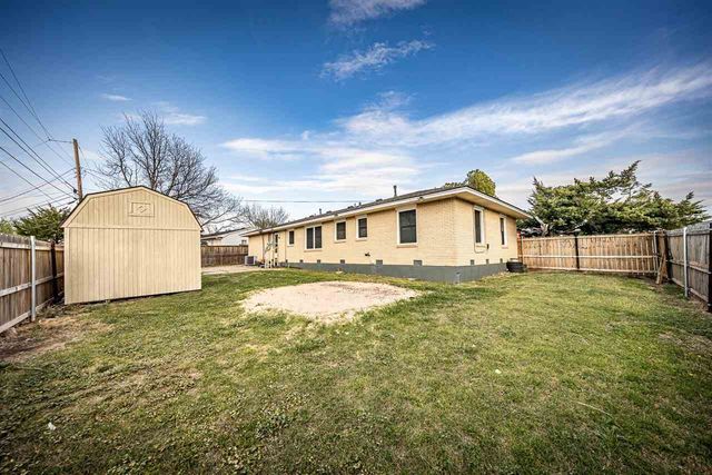 2202 NW 36th St, Lawton, OK 73505