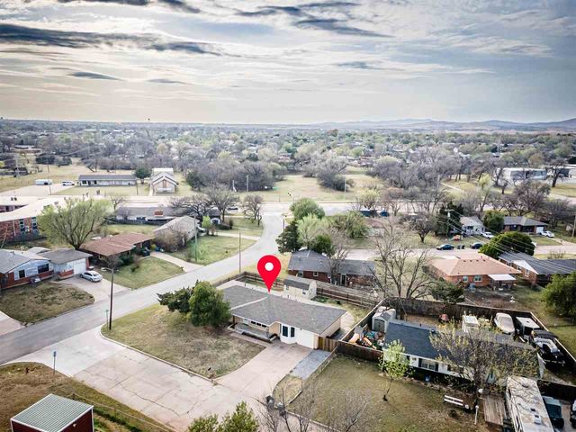 2202 NW 36th St, Lawton, OK 73505