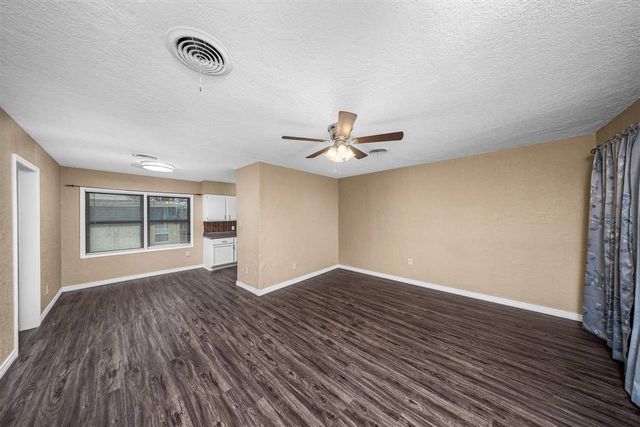 2202 NW 36th St, Lawton, OK 73505