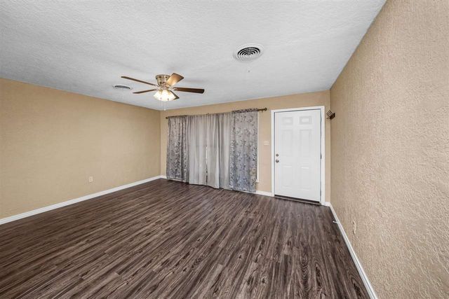 2202 NW 36th St, Lawton, OK 73505