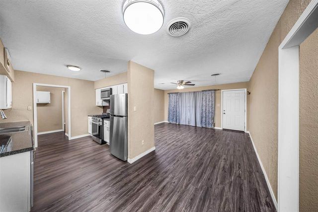 2202 NW 36th St, Lawton, OK 73505