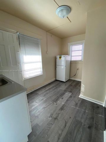 1011 SW 5th St 2, Miami, FL 33130