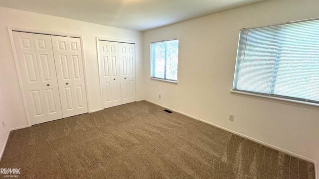 40869 Highpointe Drive 38, Clinton, MI 48038