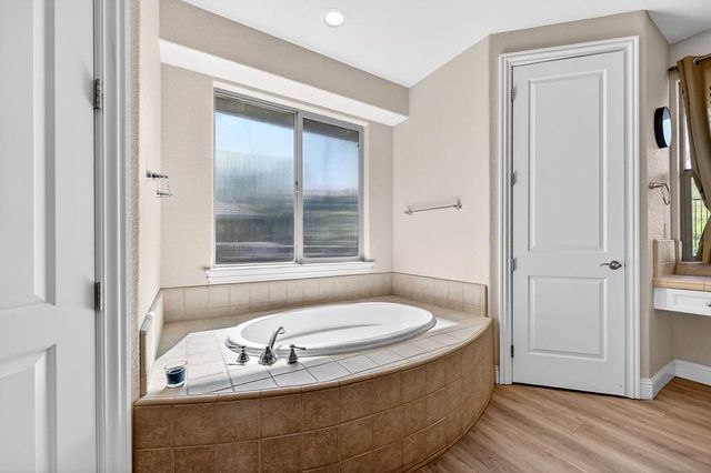 343 Carpenter Hill Rd, Folsom, CA 95630