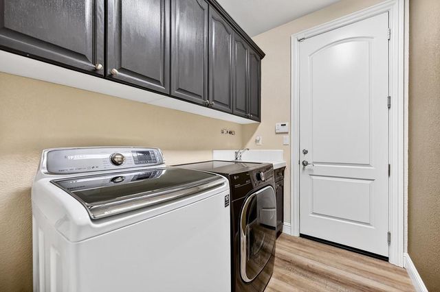 343 Carpenter Hill Rd, Folsom, CA 95630