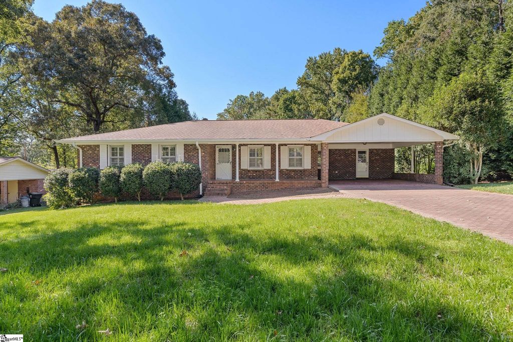 8 Whitman Drive, Taylors, SC 29687