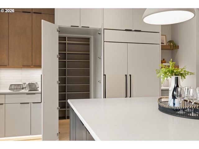 3537 LAKE GROVE Ave, Lake Oswego, OR 97035