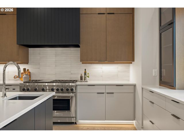 3537 LAKE GROVE Ave, Lake Oswego, OR 97035