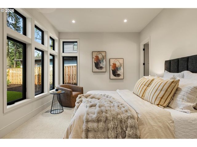 3537 LAKE GROVE Ave, Lake Oswego, OR 97035