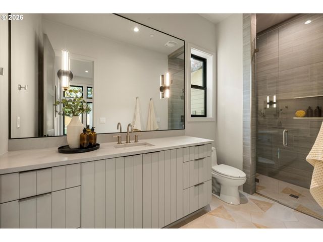 3537 LAKE GROVE Ave, Lake Oswego, OR 97035