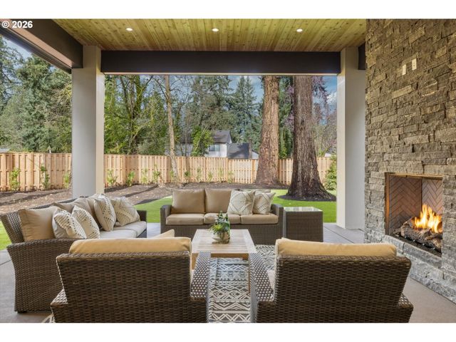 3537 LAKE GROVE Ave, Lake Oswego, OR 97035