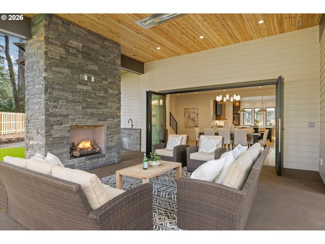 3537 LAKE GROVE Ave, Lake Oswego, OR 97035