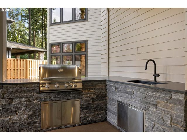 3537 LAKE GROVE Ave, Lake Oswego, OR 97035