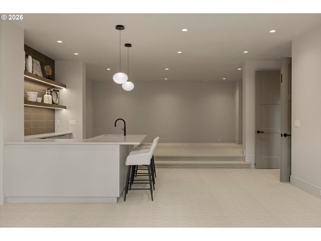 3537 LAKE GROVE Ave, Lake Oswego, OR 97035