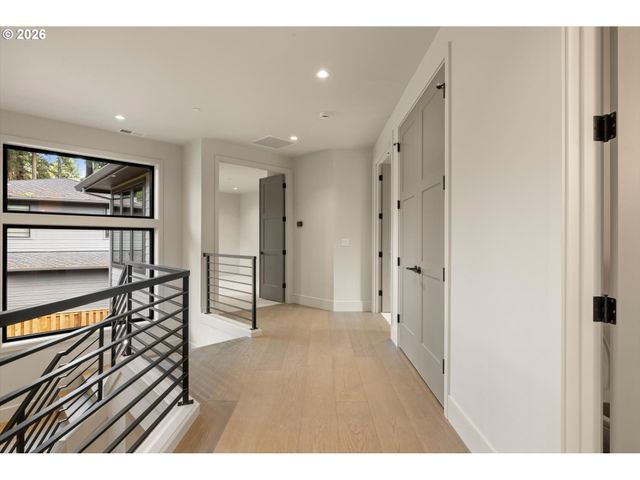 3537 LAKE GROVE Ave, Lake Oswego, OR 97035