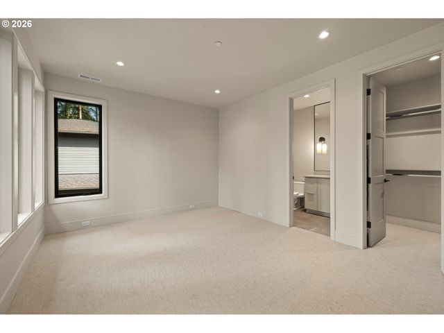 3537 LAKE GROVE Ave, Lake Oswego, OR 97035