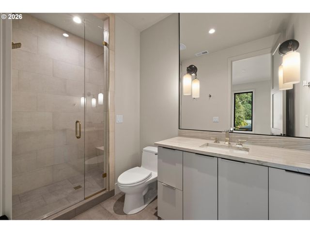 3537 LAKE GROVE Ave, Lake Oswego, OR 97035