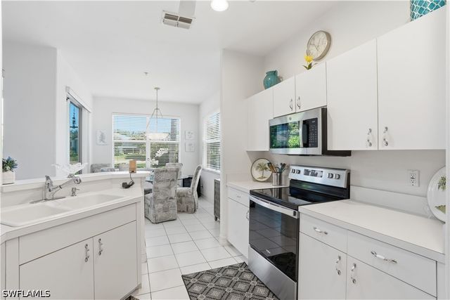 800 Carrick Bend CIR 103, Naples, FL 34110