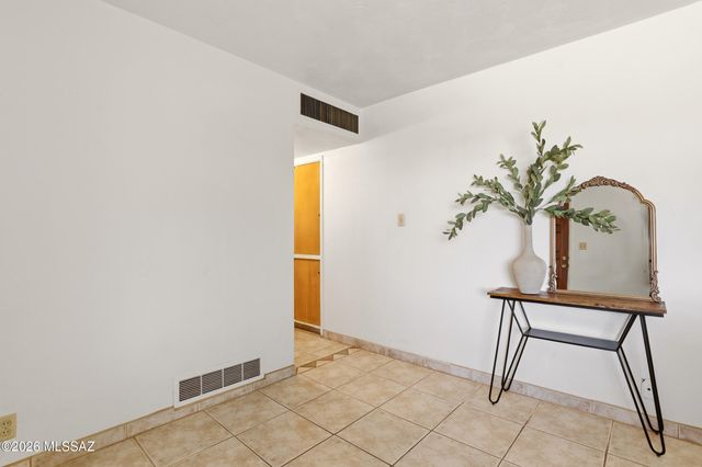 1156 N Belvedere Avenue, Tucson, AZ 85712