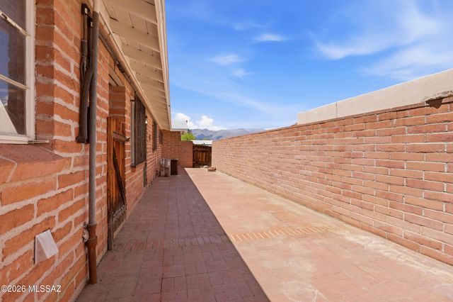 1156 N Belvedere Avenue, Tucson, AZ 85712