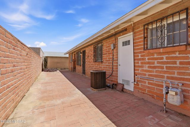 1156 N Belvedere Avenue, Tucson, AZ 85712