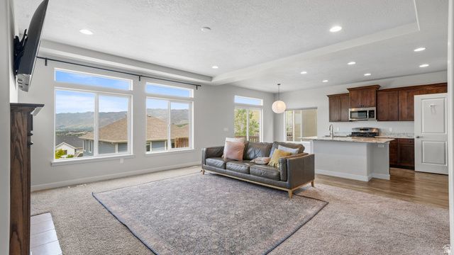 203 E RIDGELINE WAY, North Salt Lake, UT 84054