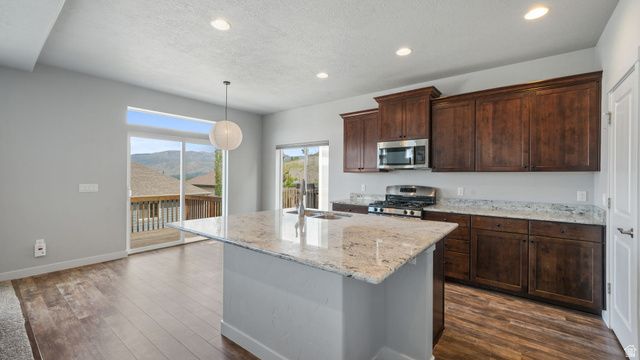 203 E RIDGELINE WAY, North Salt Lake, UT 84054