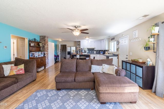 720 NW Morgan Lane, Grants Pass, OR 97526