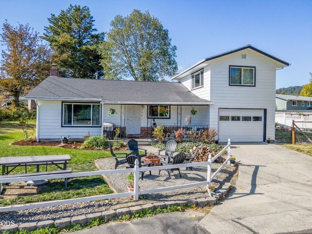 720 NW Morgan Lane, Grants Pass, OR 97526