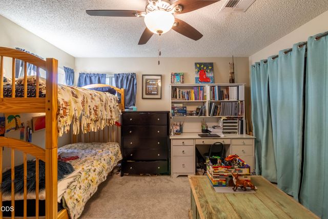 720 NW Morgan Lane, Grants Pass, OR 97526